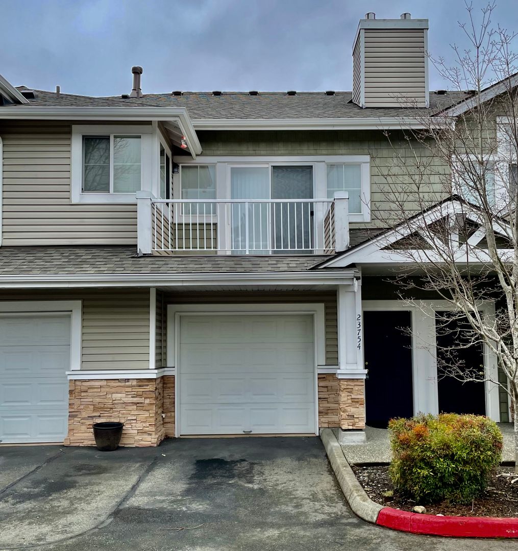 Issaquah Townhome: 23754 SE Summerhill Ln