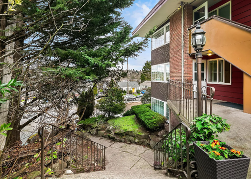1 Bedroom 1 Bath Near SPU covered parking included, $1600/month – photo 1