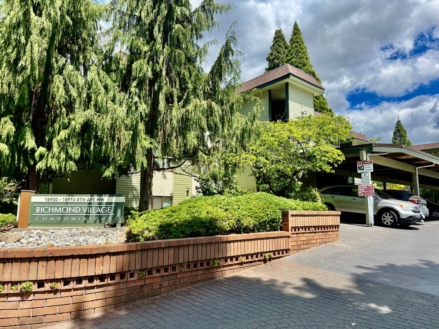 Shoreline Condo: 18902 8th Ave NW #306