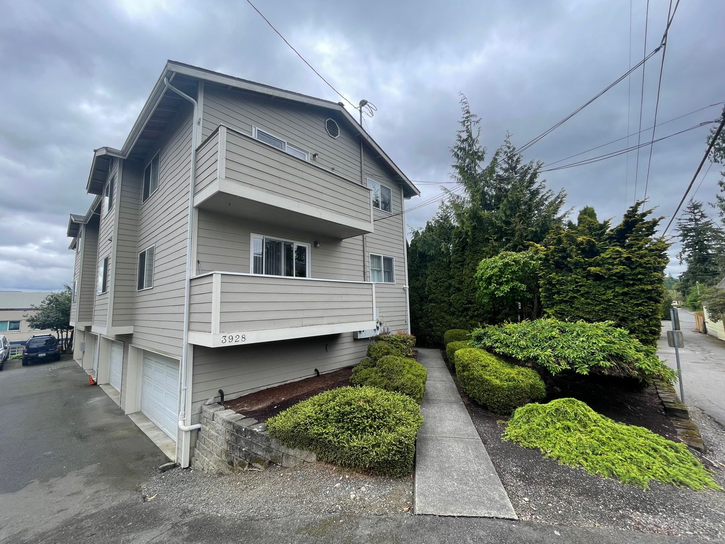 Everett Apartment: 3928 Rucker Ave