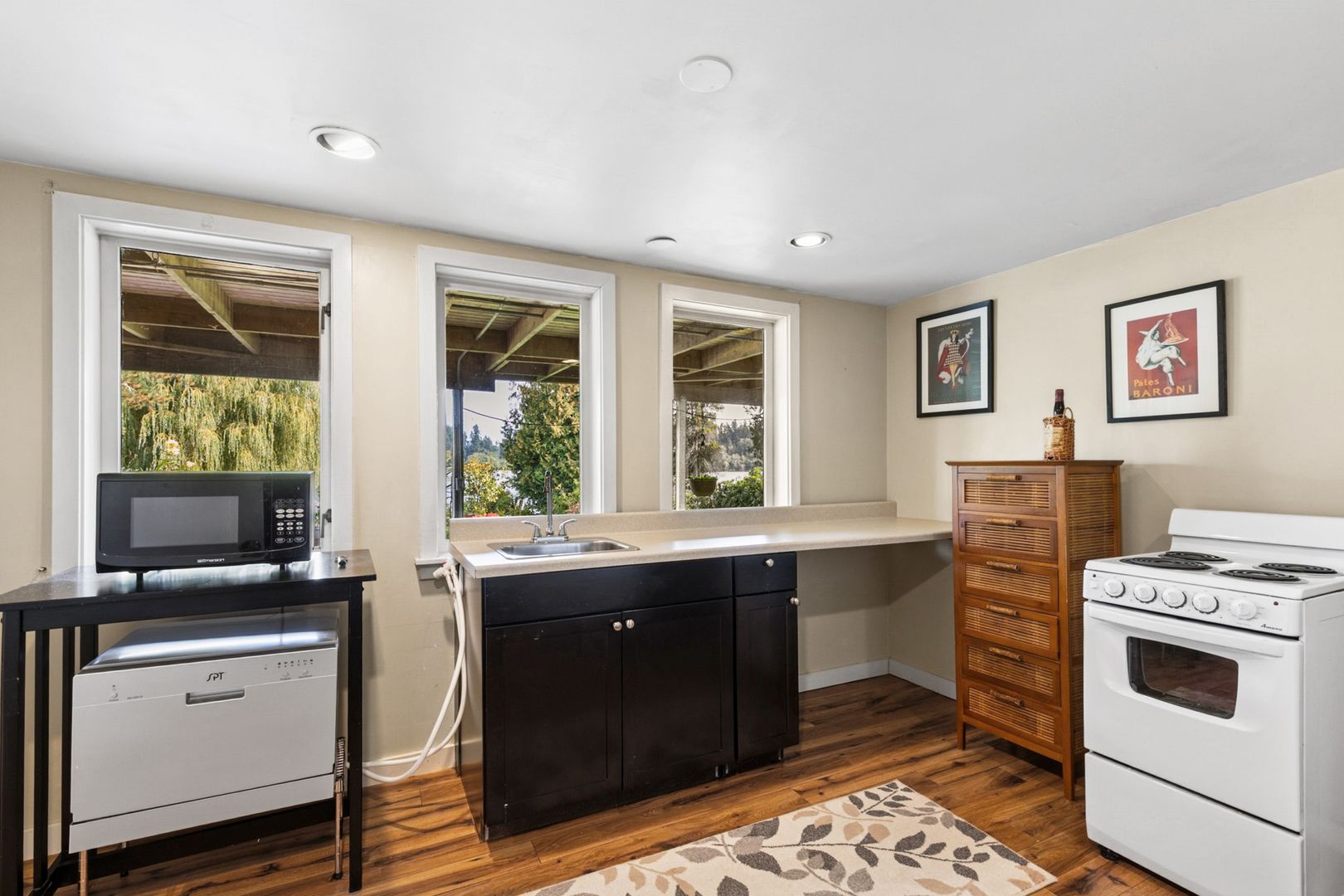 Edmonds House: 23829 74th Ave W