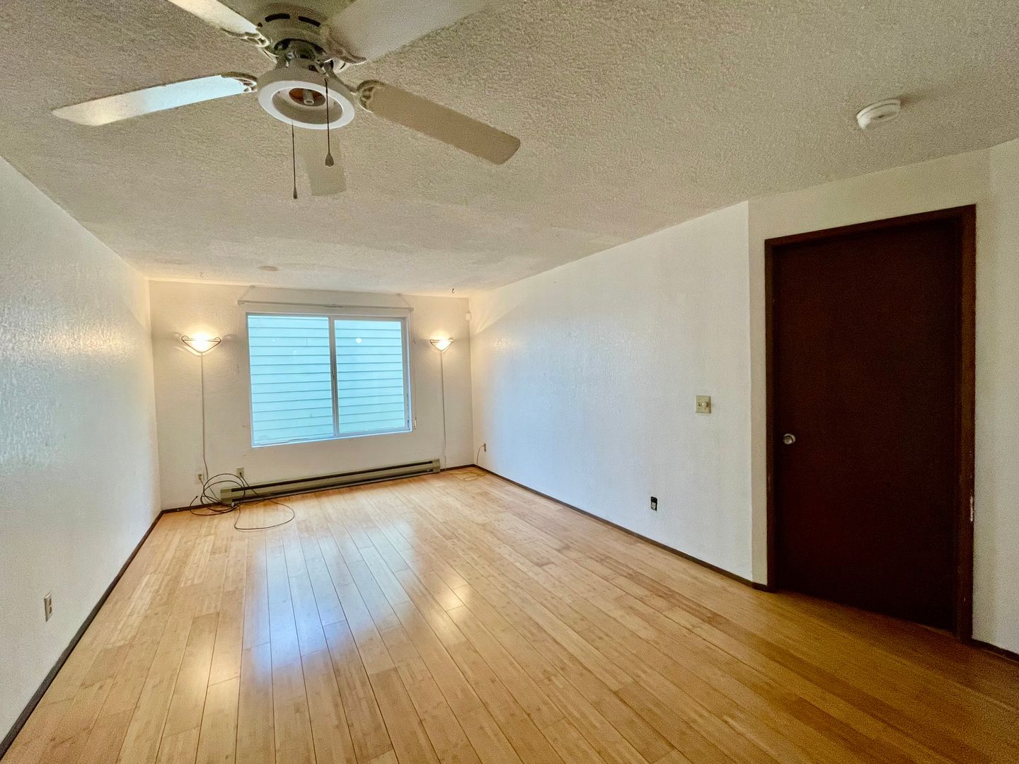 Everett Apartment: 1332 Chestnut Street