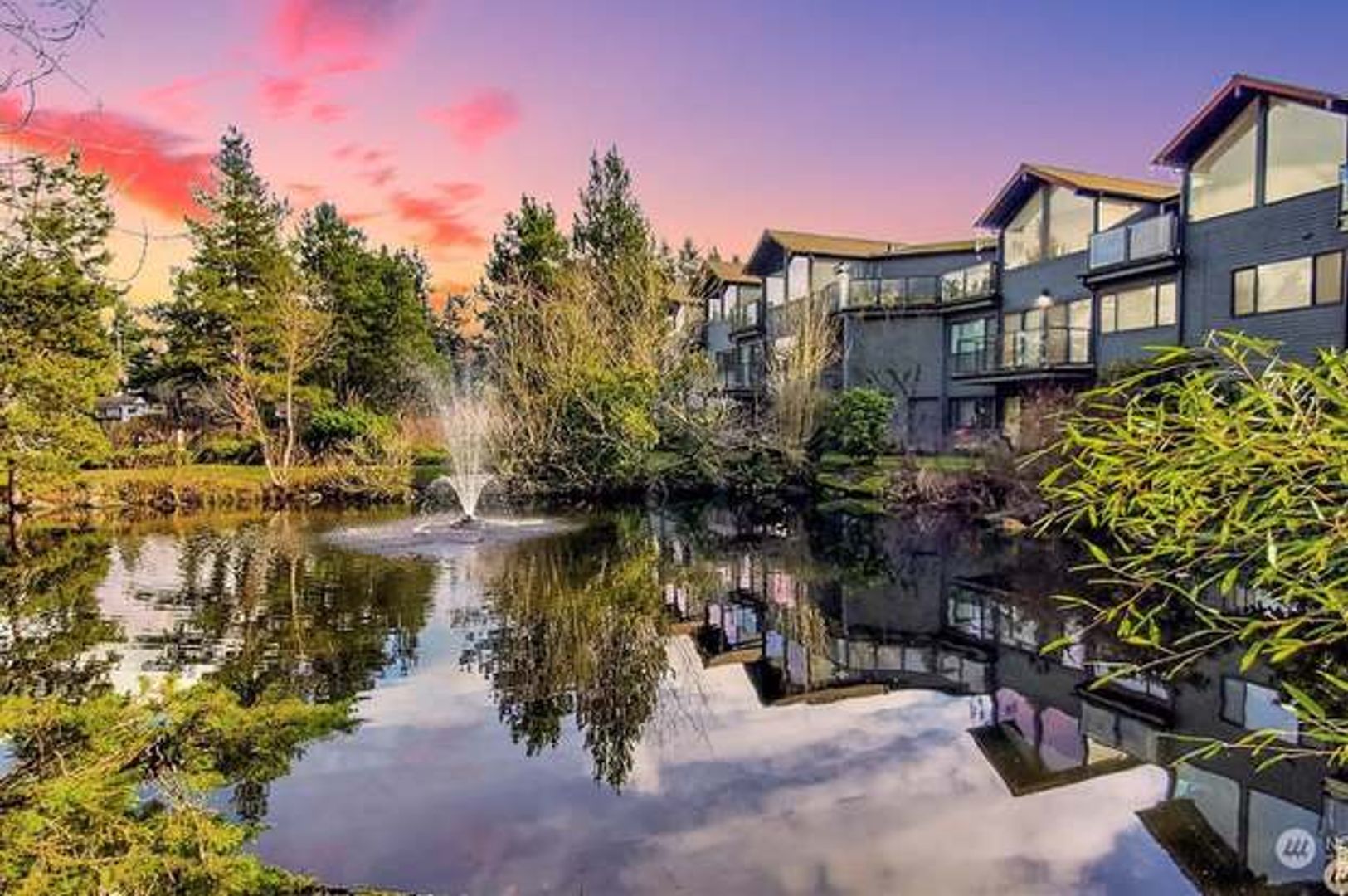 Shoreline Condo: 19414 Aurora Ave N #203