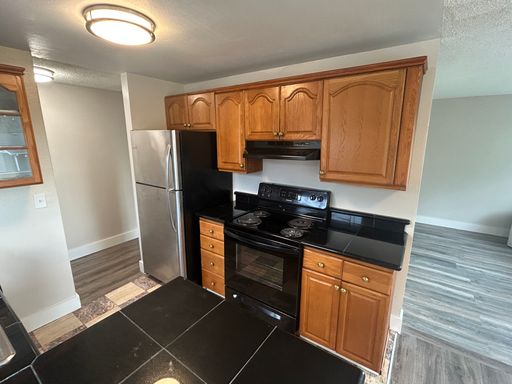2B, 1BA Top Floor unit in Auburn 4-plex with garage, $1,895/mo – photo 1