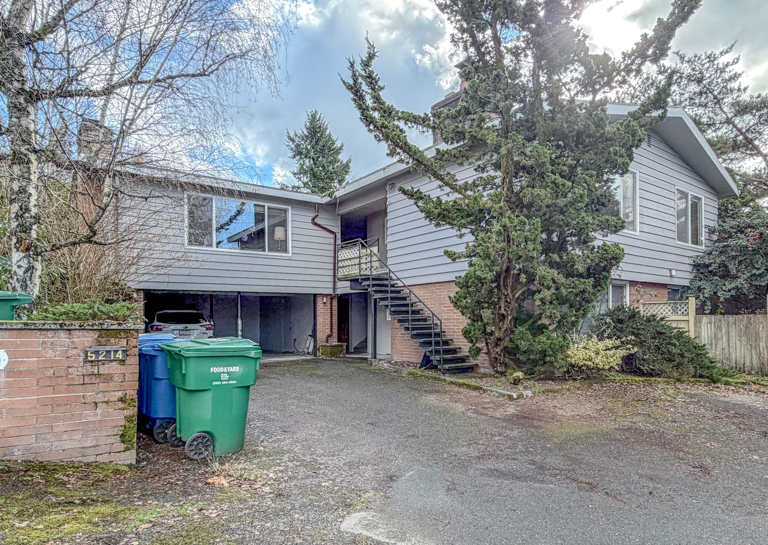 Seattle Apartment: 5214 Sand Point Way NE