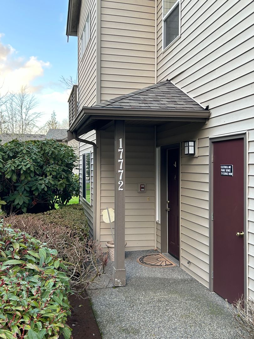 Renton Condo: 17772 134th Lane SE