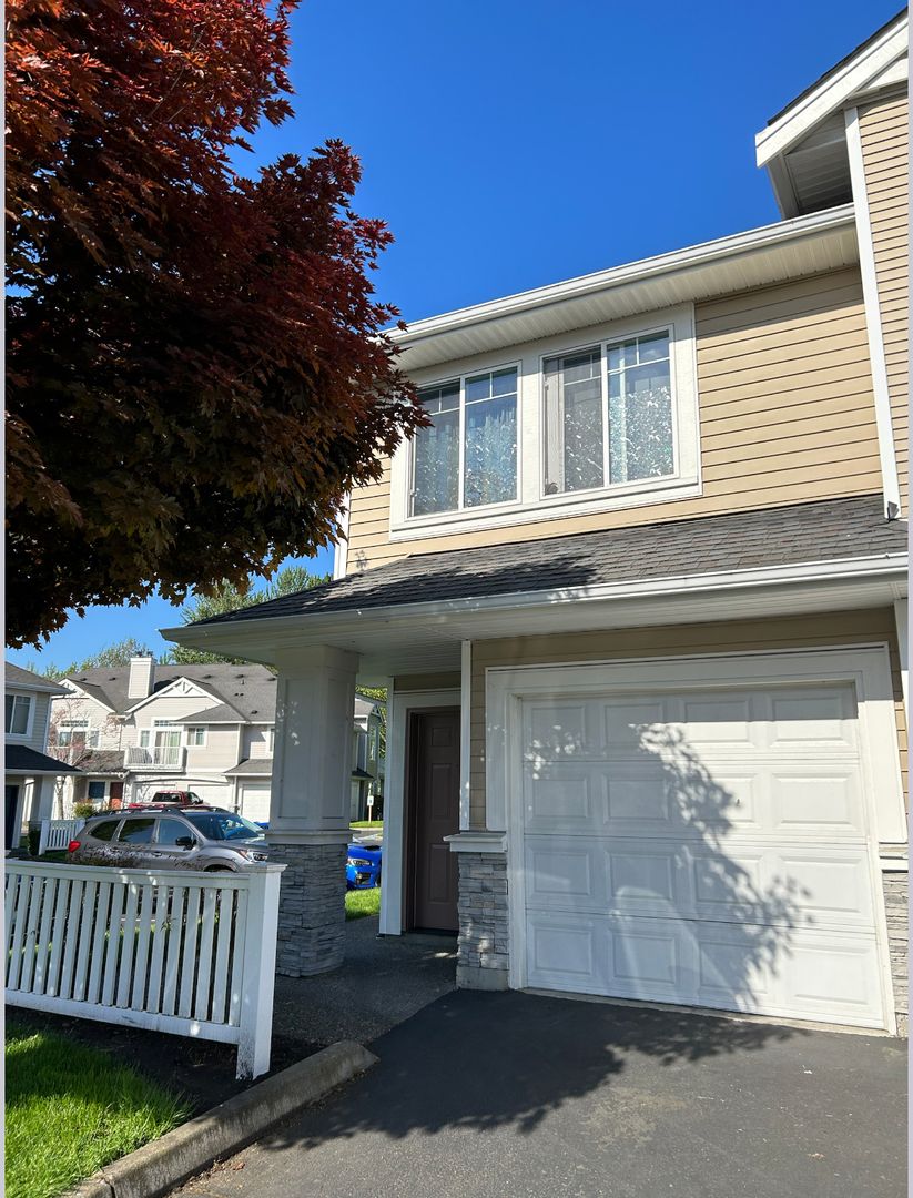 Kent Condo: 23527 54th Ave S