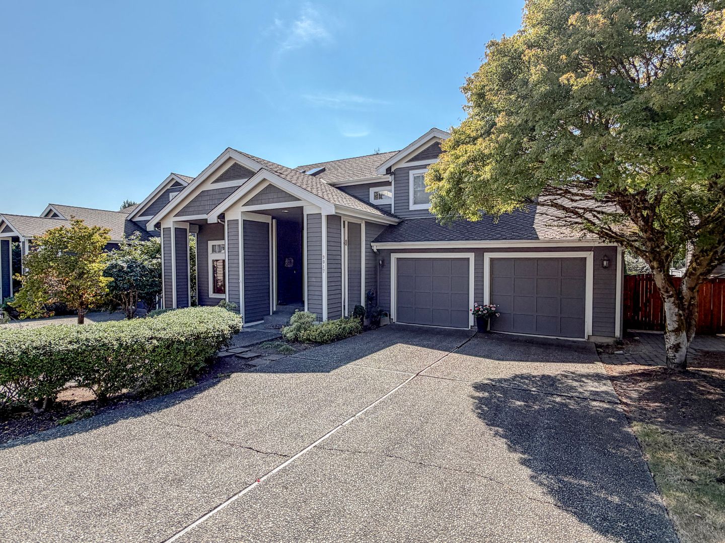 Kenmore House: 9017 NE 145th Pl