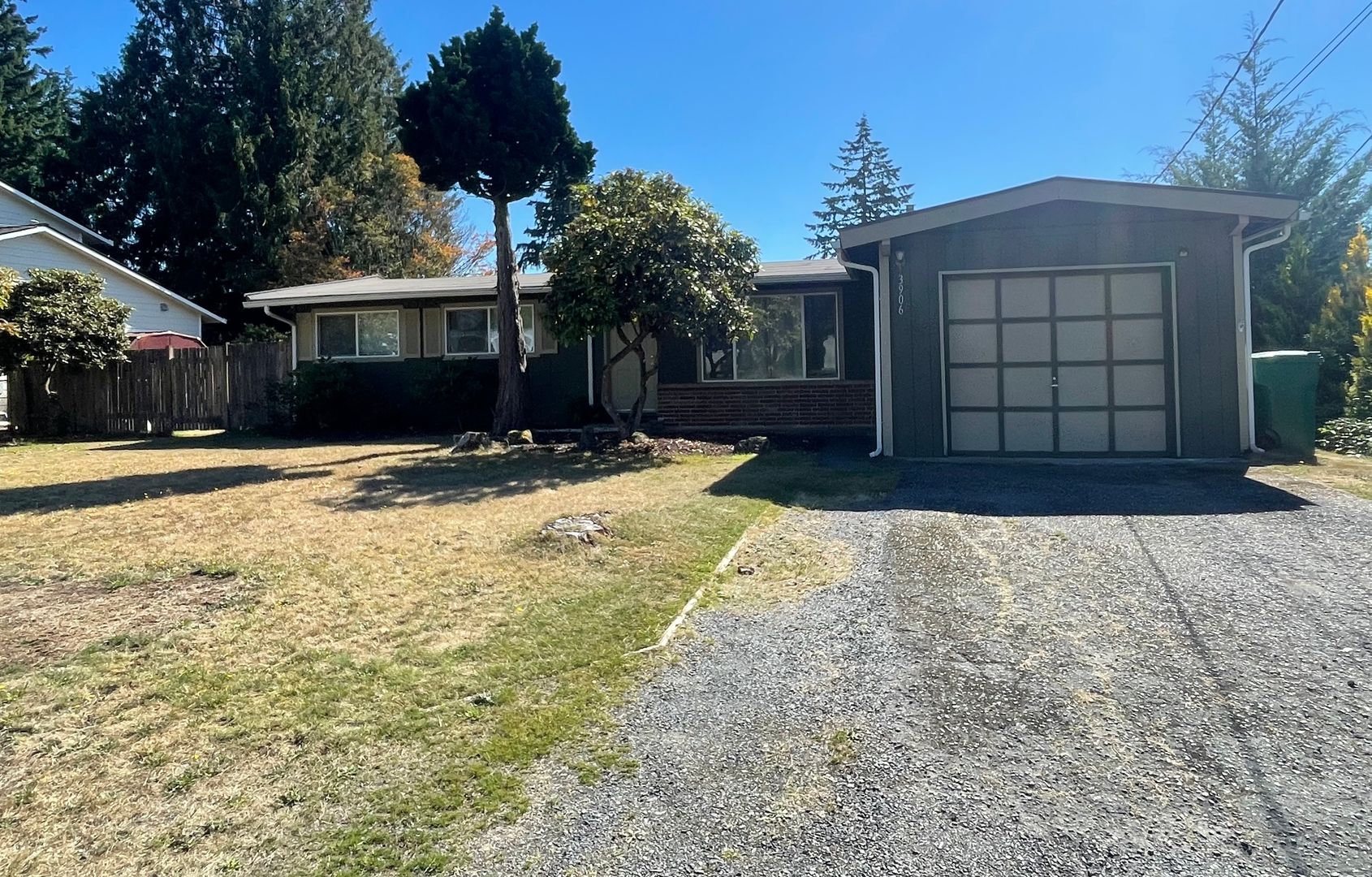 Lynnwood House: 3906 176th Pl SW