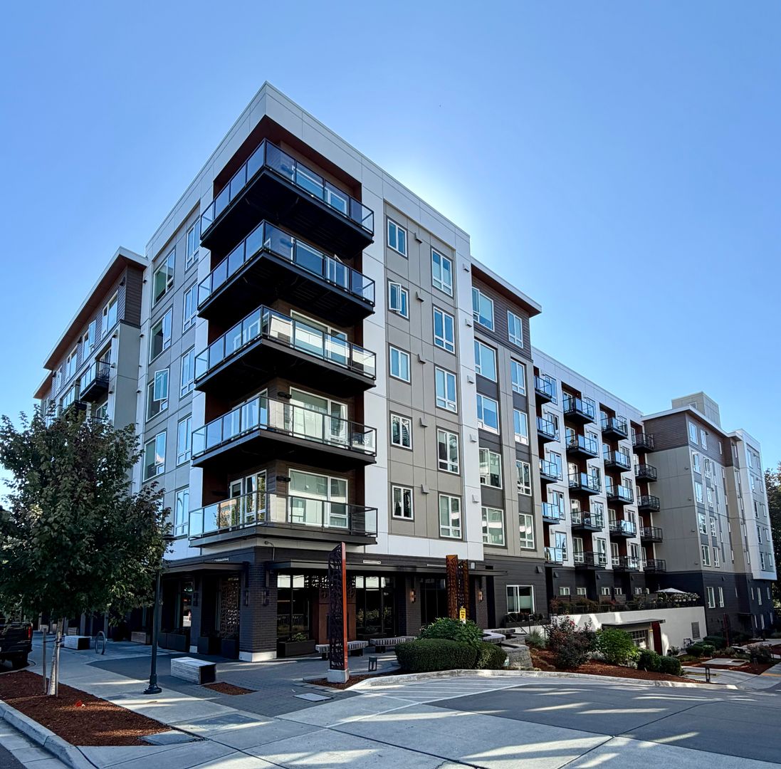 Kirkland Condo: 11903 NE 128th St, #222