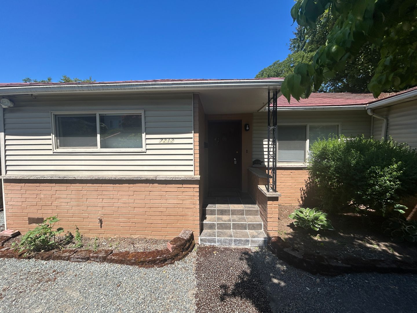 Seattle House: 7212 S 127th St