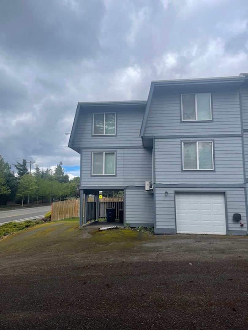 University Place Multiplex: 4323 67th Ave W
