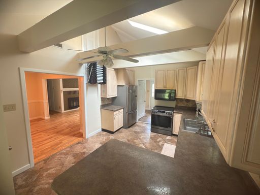 Listing photo thumbnail