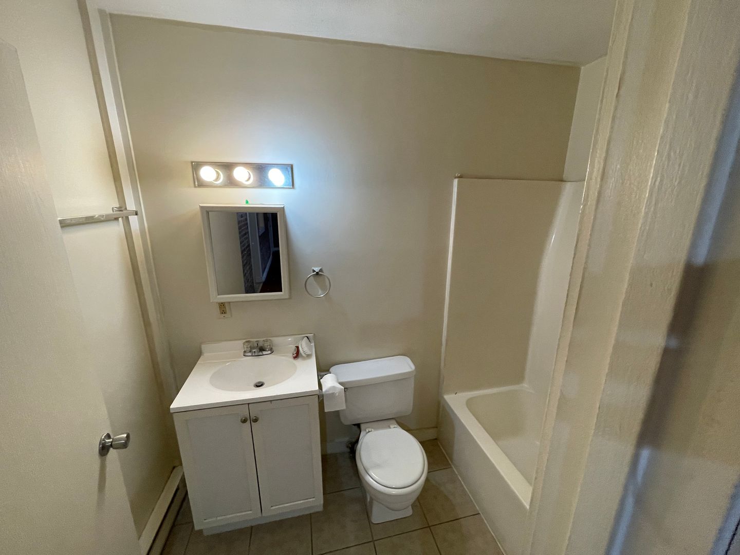 Amsterdam Apartment: 41 Academy Street