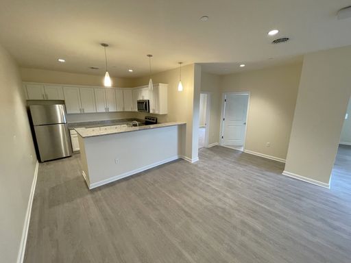 Listing photo thumbnail