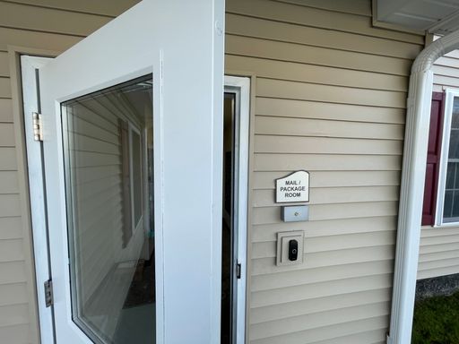 Listing photo thumbnail