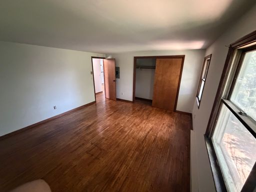 Listing photo thumbnail