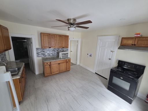 Listing photo thumbnail