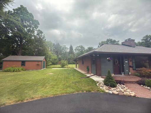 Listing photo thumbnail