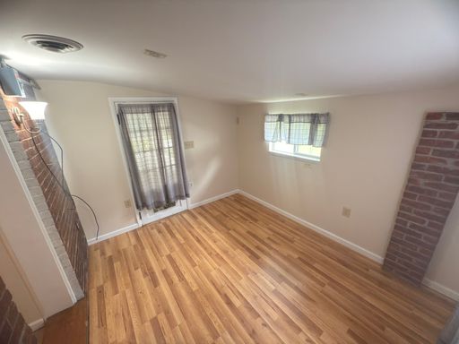 Listing photo thumbnail