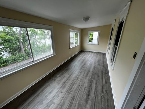 Listing photo thumbnail