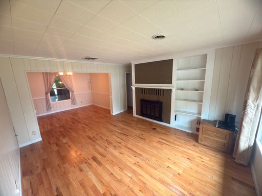 Listing photo thumbnail