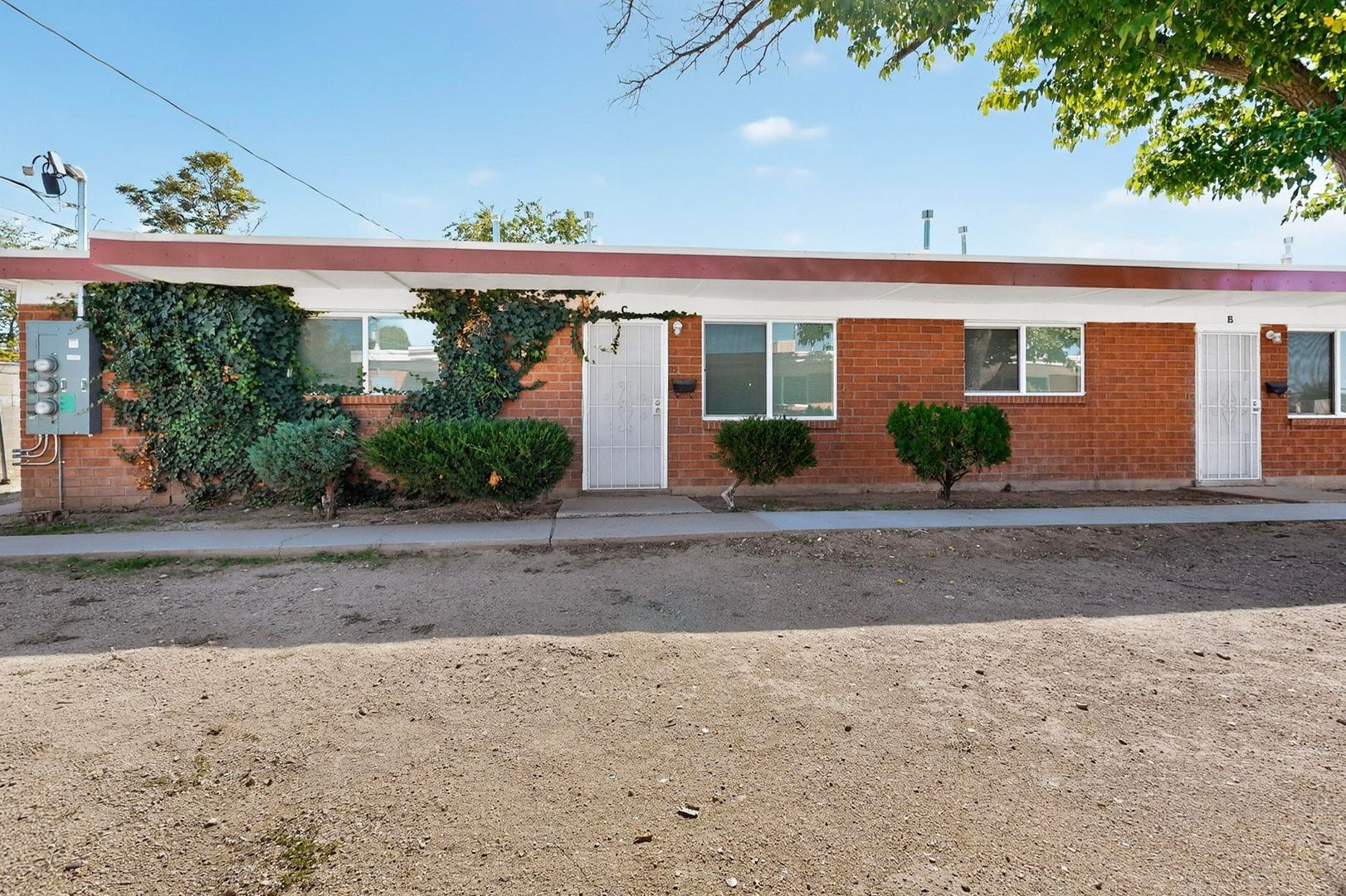 Albuquerque Apartment: 540 Cardenas Dr SE