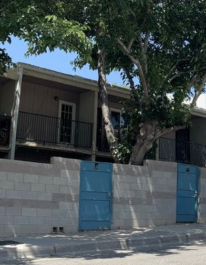 UNM/CNM 2BD 1BA Townhouse in Nob Hill – photo 1