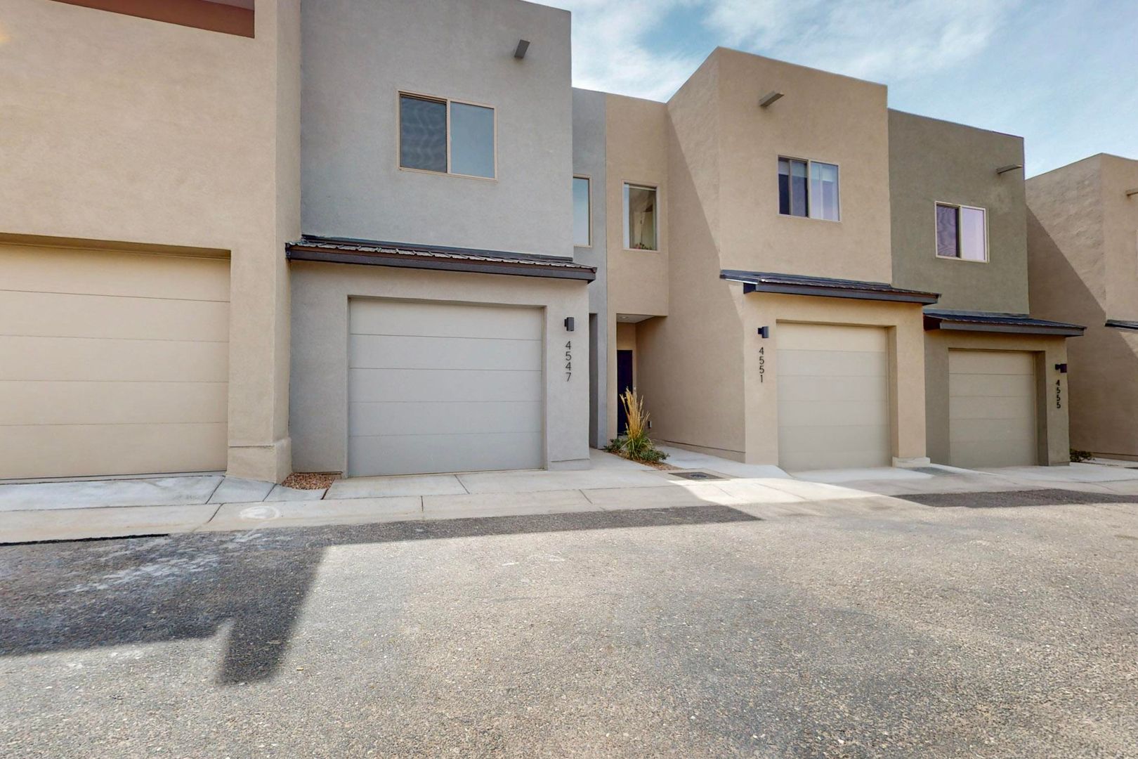 Albuquerque House: 4547 Villa Loma Lane NE