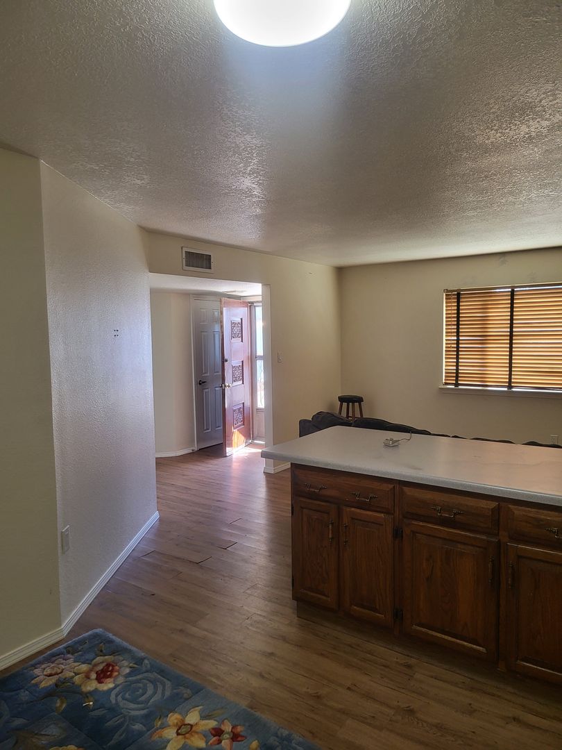 Albuquerque House: 13001 Skyview Ave NE