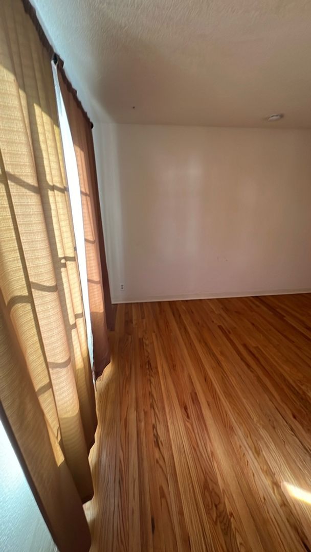 Albuquerque Apartment: 223 Solano Dr NE