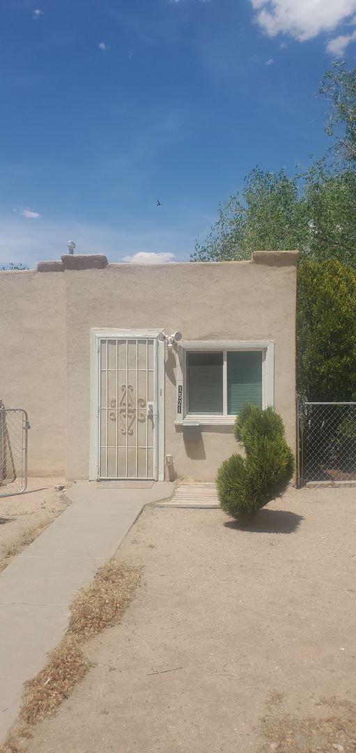 Albuquerque Apartment: 1521 Gold Ave SE