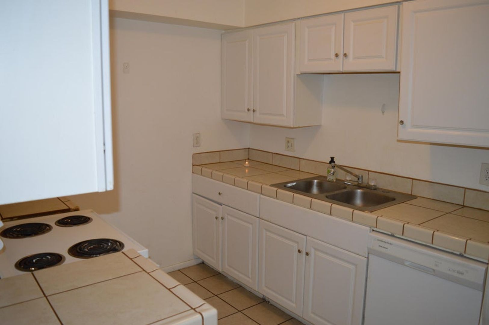 Albuquerque Apartment: 8401 Marquette Ave NE