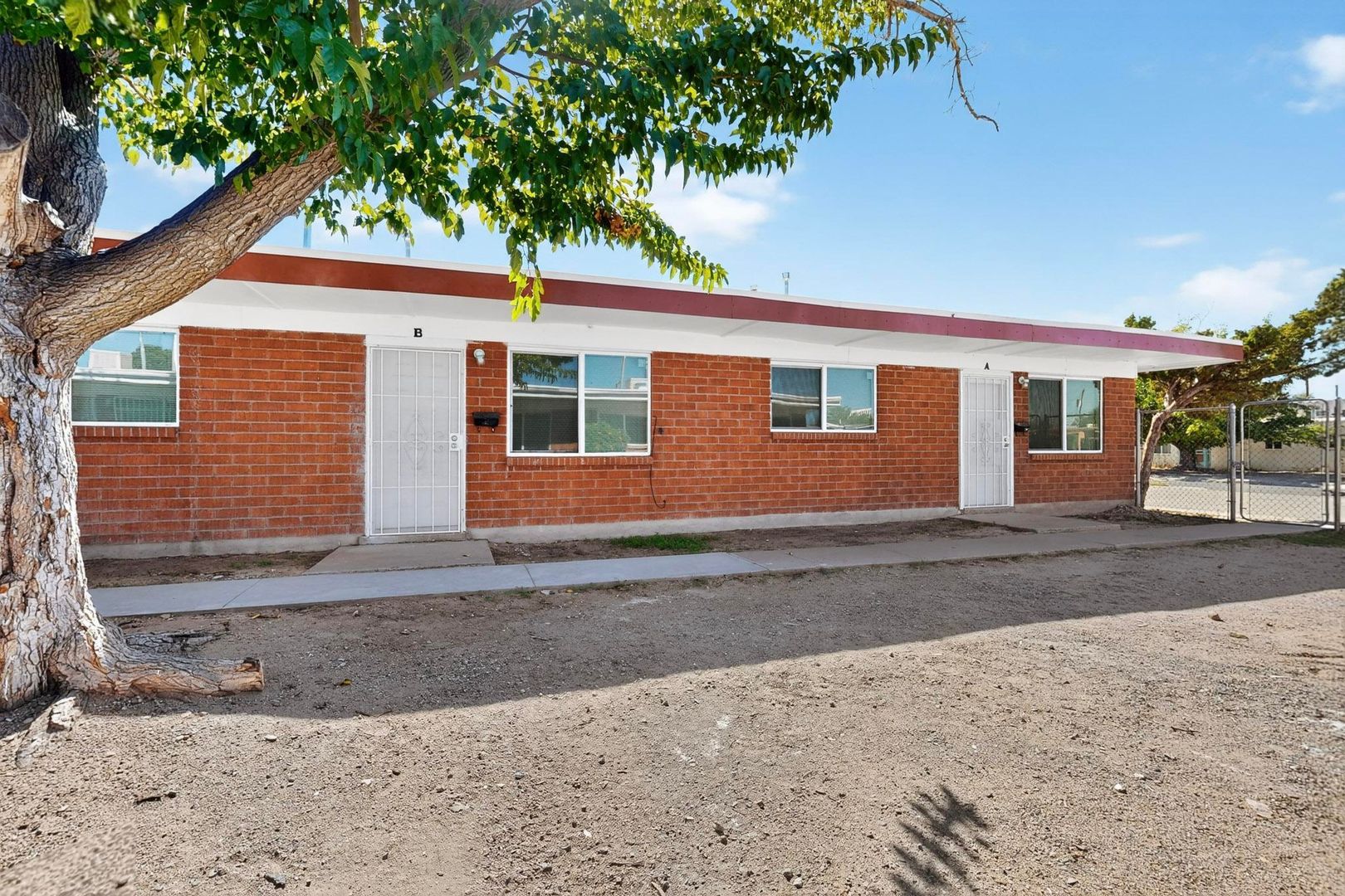 Albuquerque Apartment: 536 Cardenas Dr SE