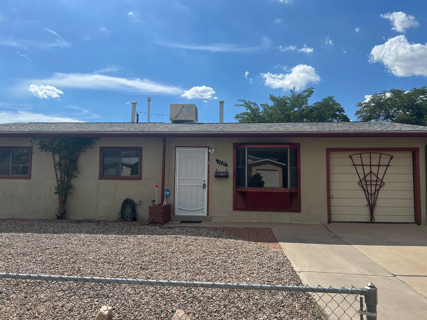 Albuquerque House: 1725 Shirley St NE