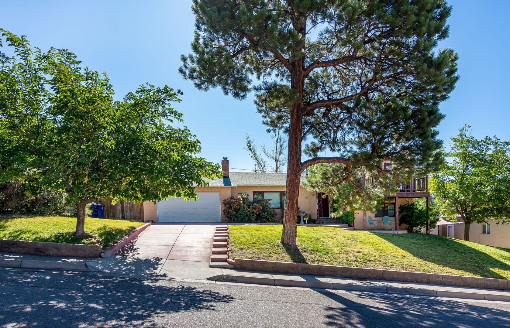 Albuquerque House: 420 Spruce Street NE