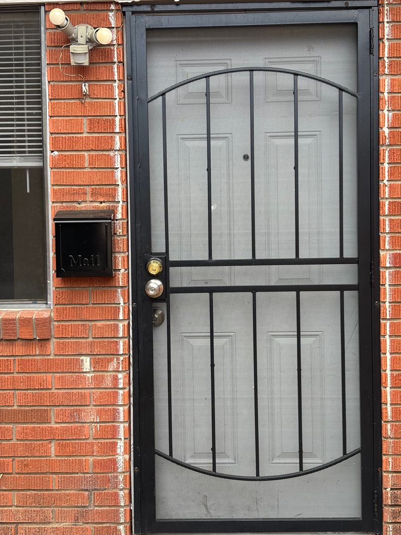 Albuquerque Apartment: 513 Kentucky St SE