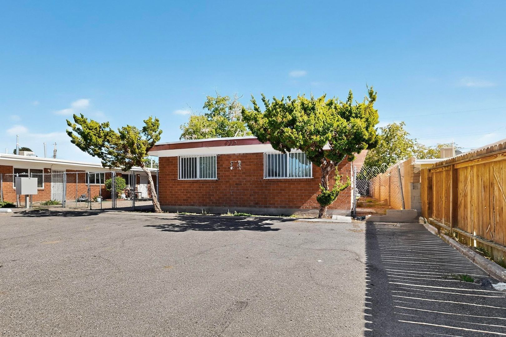 Albuquerque Apartment: 540 Cardenas Dr SE