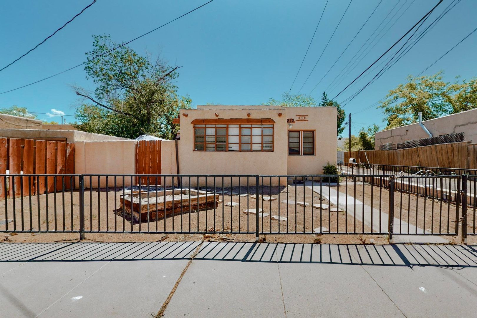 Albuquerque Apartment: 212 Mesa St SE