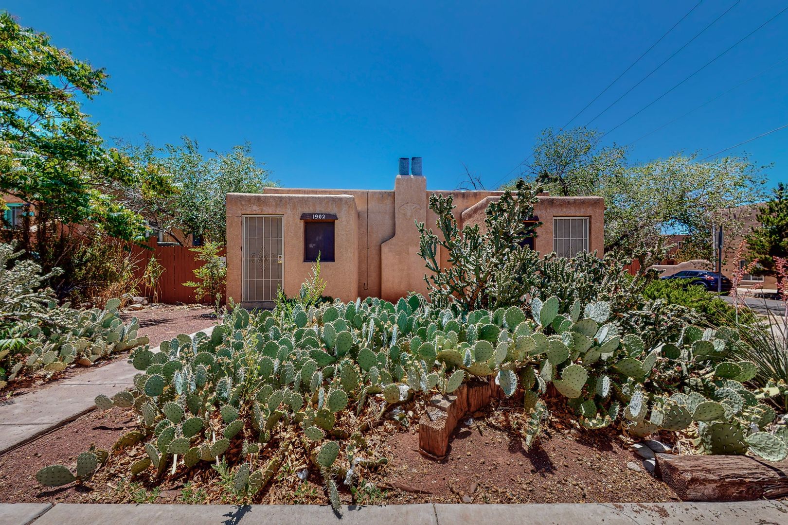 Albuquerque Apartment: 1900-1910 Gold Ave SE
