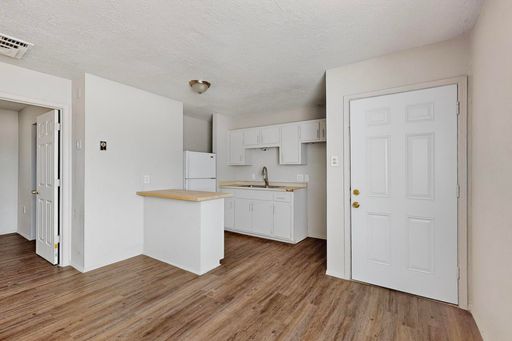 5817 Central Avenue NW - Unit 06, Albuquerque, NM 87105