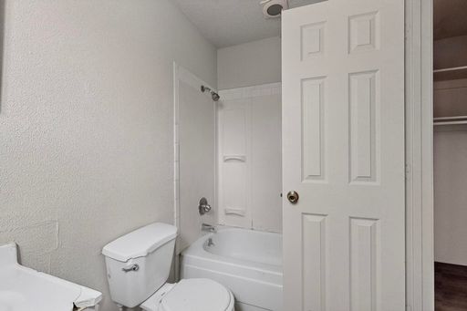 5817 Central Avenue NW - Unit 06, Albuquerque, NM 87105