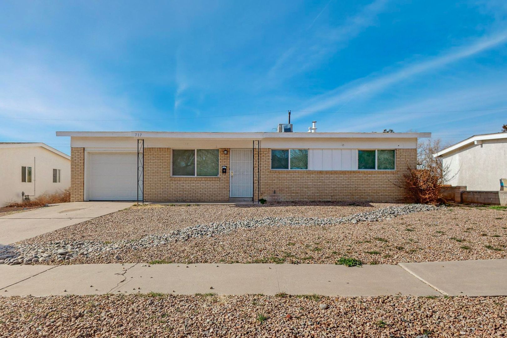 Albuquerque House: 717 Grace St NE