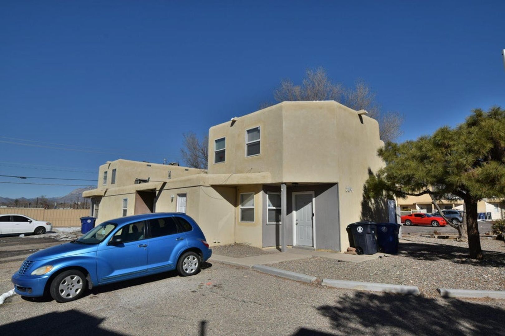 Albquerque Apartment: 209 Hanosh Ct SE