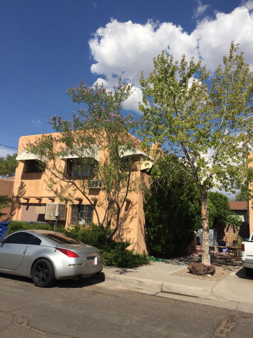 Albuquerque Apartment: 414 Pine Street SE