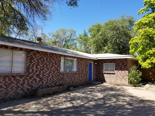 CLEAN CUTE SOUTH VALLEY 3 Bedroom 2 Bath – photo 1