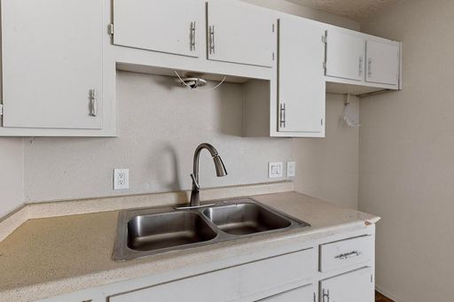 5817 Central Avenue NW - Unit 06, Albuquerque, NM 87105