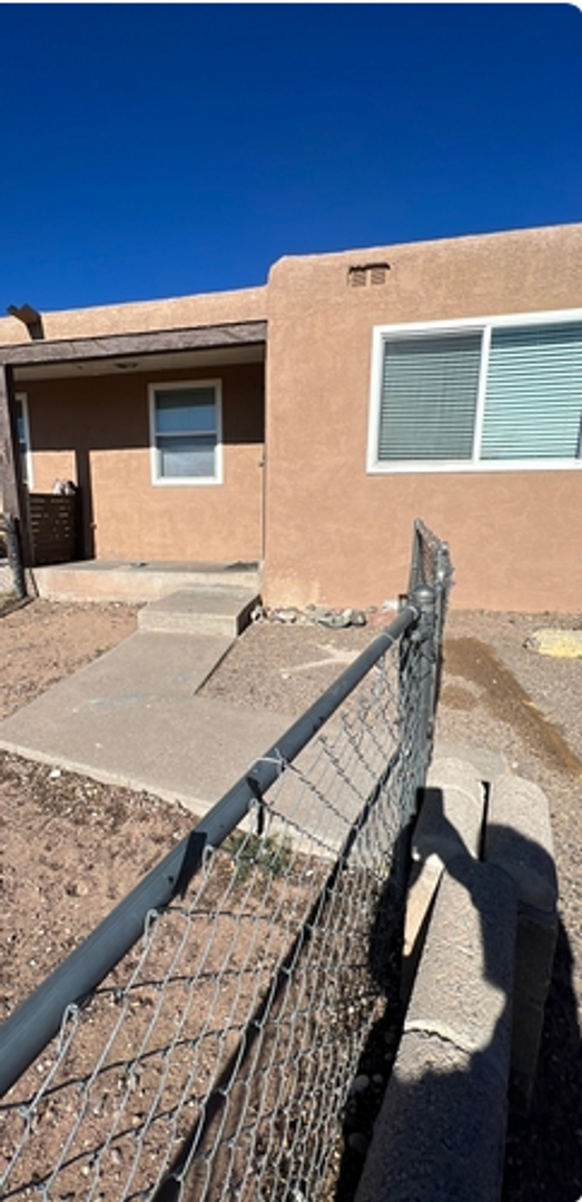 Albuquerque Apartment: 53rd Street NW