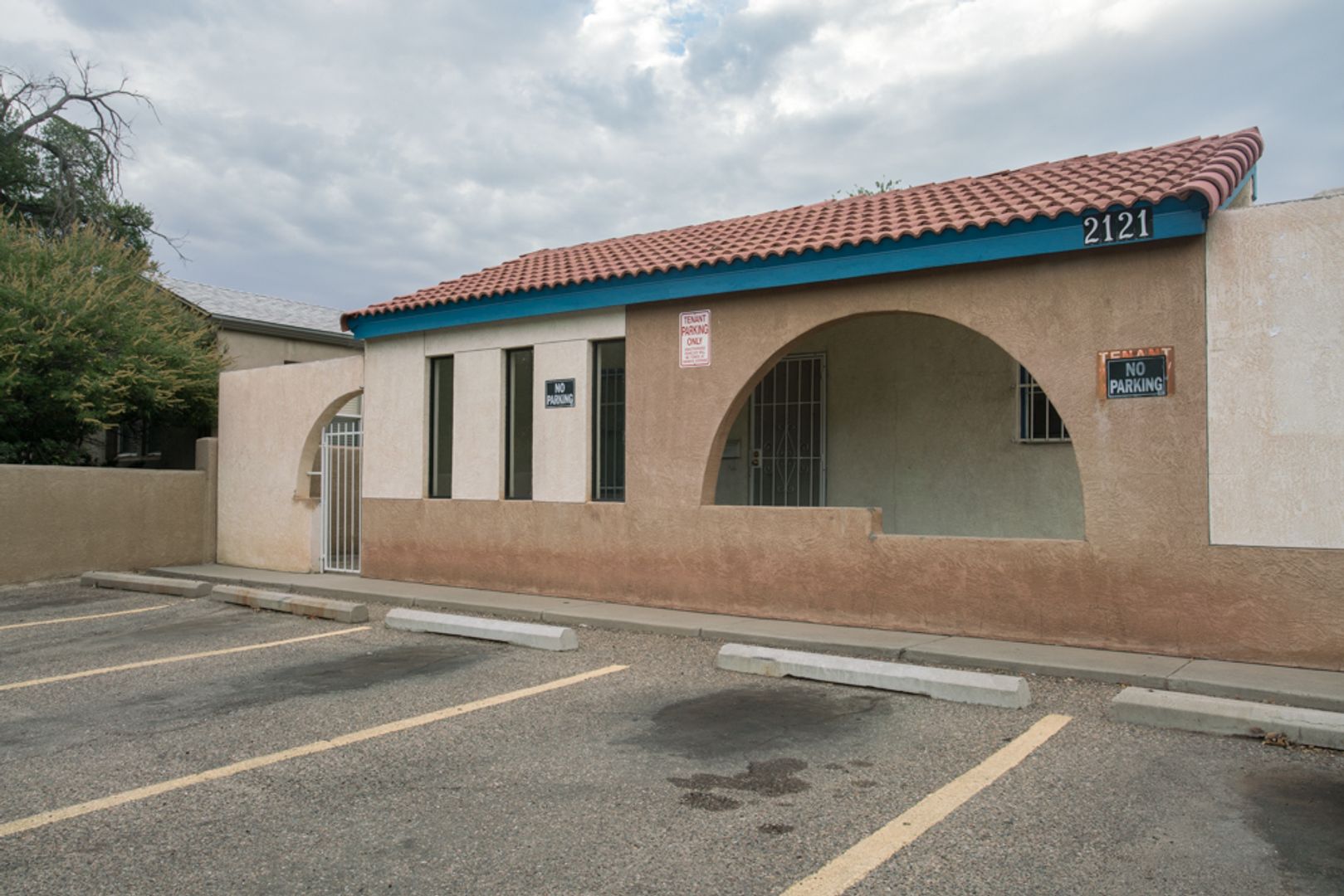 Albuquerque Apartment: 2121 Gold Ave SE