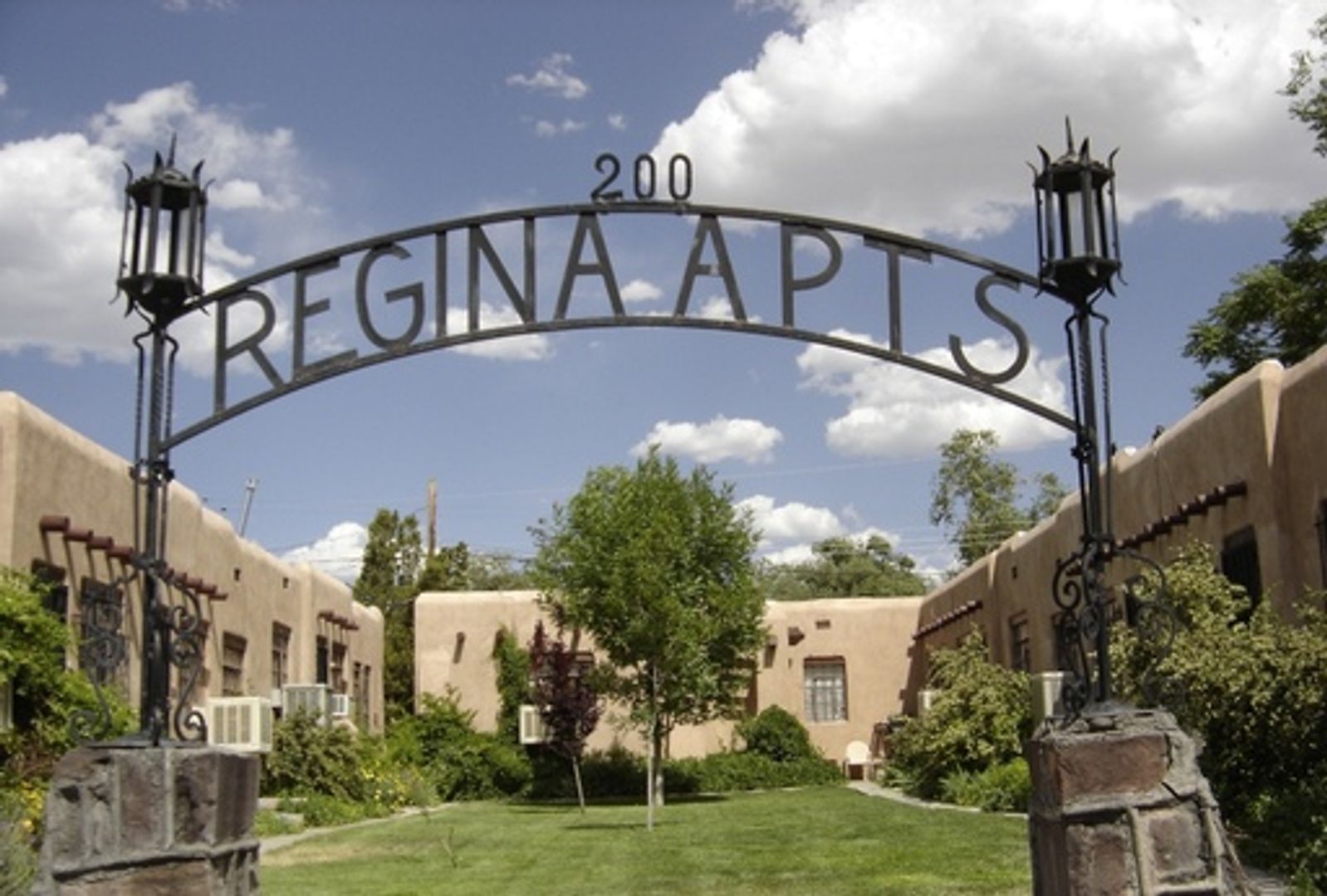 ALBUQUERQUE Apartment: 200 WALTER STREET SE